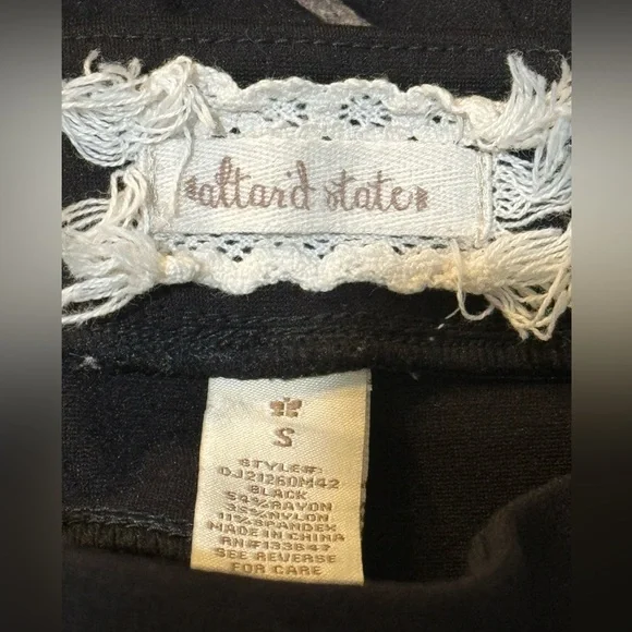 ALTAR’D STATE Pull On Jegging S Black EUC - Picture 2 of 10